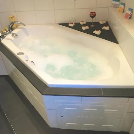 Romang Apartment *